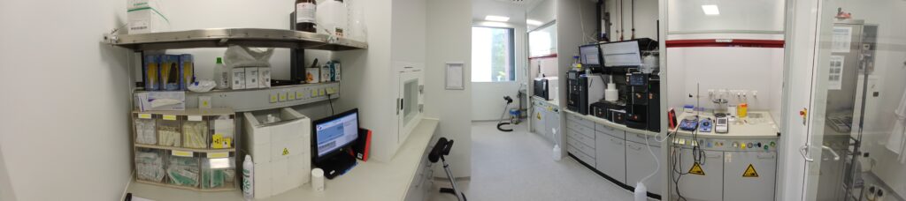 Quality control laboratory for GMP-compliant radiopharmaceutical production in a cleanroom (Photo: J.P. Timpe)